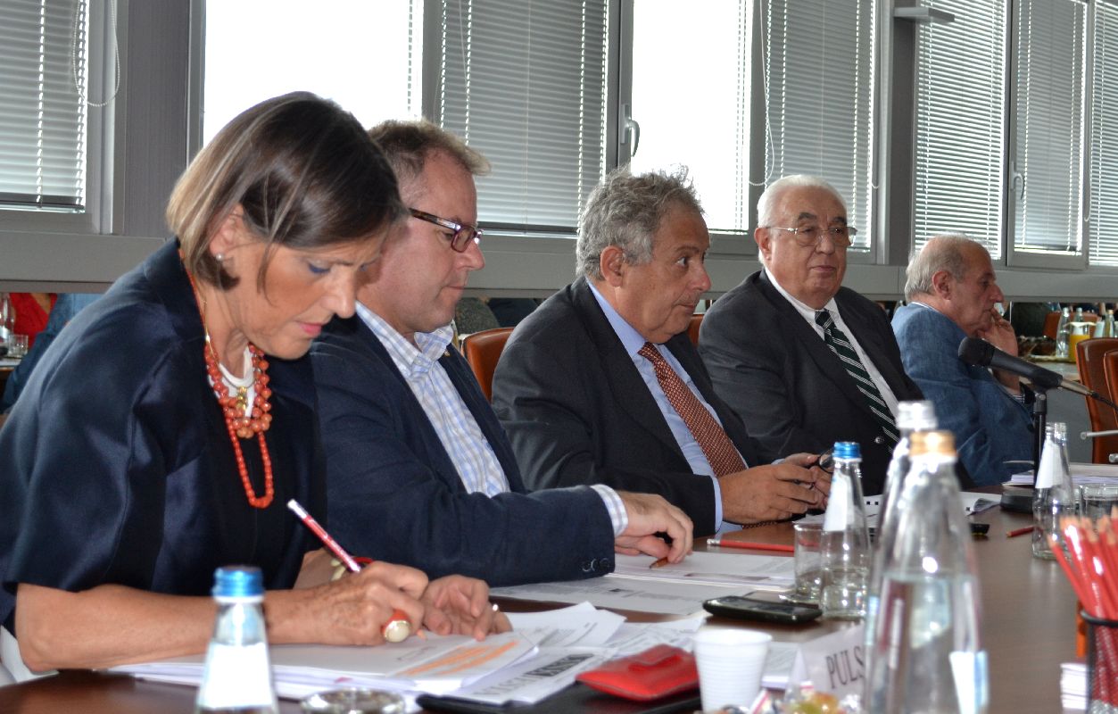 Camera-Commercio_Lecco_indagine_Ispo_2014-1